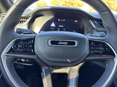 Used 2024 Jeep Grand Cherokee Overland image 28