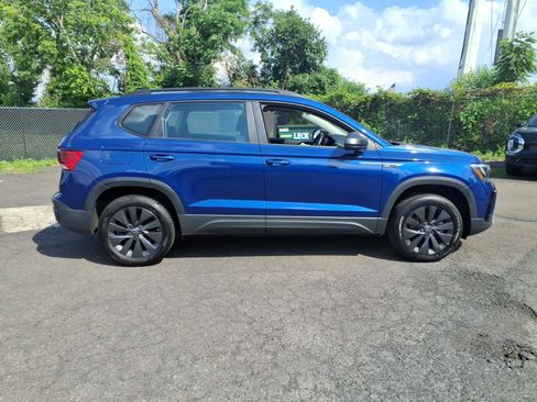 Used 2024 Volkswagen Taos S FWD image 2