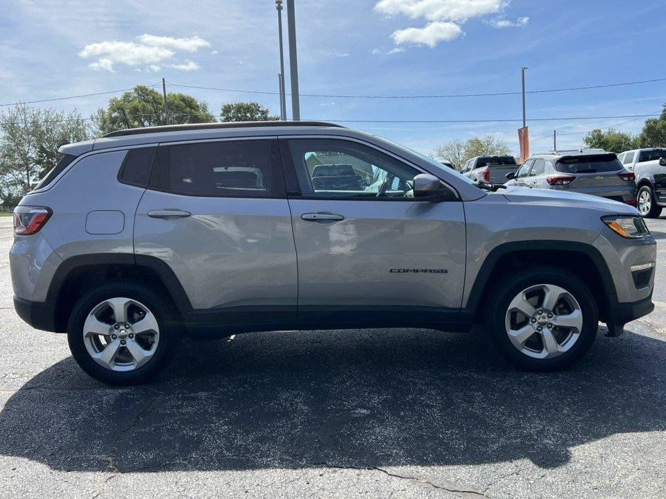 Used 2020 Jeep Compass Latitude w/ Cold Weather Group AWD/4WD image 5