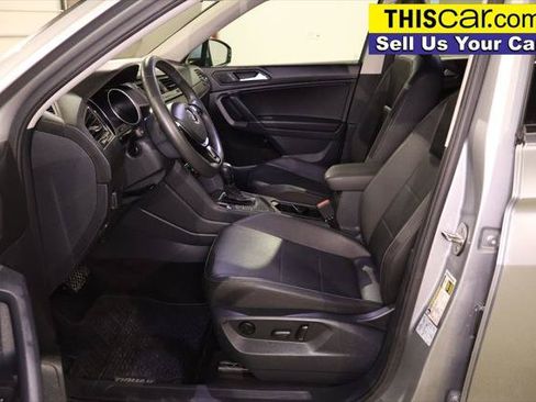 Used 2020 Volkswagen Tiguan SE FWD image 24