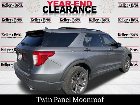 Used 2022 Ford Explorer XLT w/ Equipment Group 202A image 7