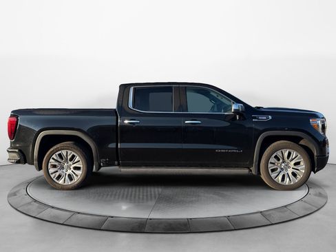 Used 2021 GMC Sierra 1500 Denali w/ Denali Ultimate Package AWD/4WD image 2
