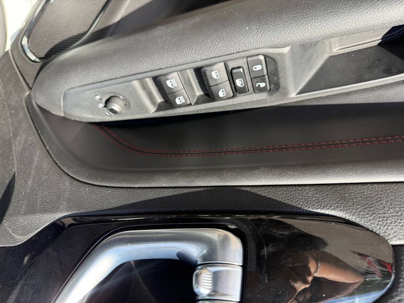 Used 2025 Jeep Compass Trailhawk AWD/4WD image 22