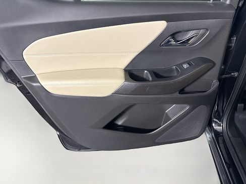 Used 2023 Chevrolet Traverse LS FWD image 26