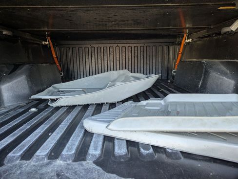 Used 2018 Toyota Tacoma SR image 21