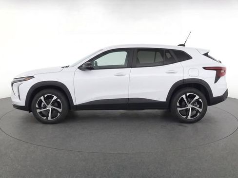 Used 2024 Chevrolet Trax RS FWD image 4