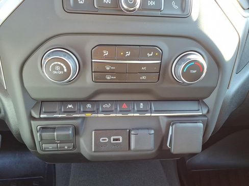 Used 2026 Chevrolet Silverado 1500 Custom image 17