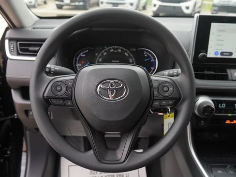 Used 2025 Toyota RAV4 LE AWD/4WD image 24
