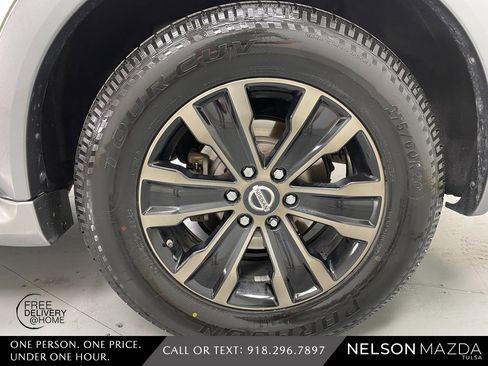 Used 2017 Nissan Armada Platinum w/ Interior Lighting Package image 12