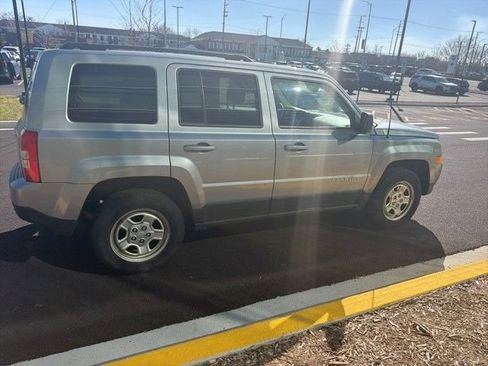 Used 2015 Jeep Patriot Sport w/ Power Value Group AWD/4WD image 14