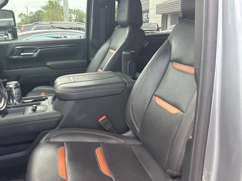 Used 2024 GMC Sierra 2500 AT4 w/ AT4 Premium Plus Package AWD/4WD image 3