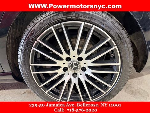 Used 2022 Mercedes-Benz C 300 4MATIC Sedan w/ Pinnacle Trim Package image 21