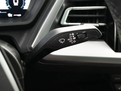 Used 2025 Audi Q4 e-tron Premium Plus w/ Premium Plus image 19