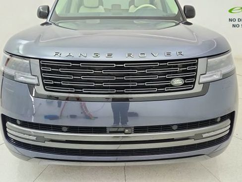 Used 2024 Land Rover Range Rover SE AWD/4WD image 8
