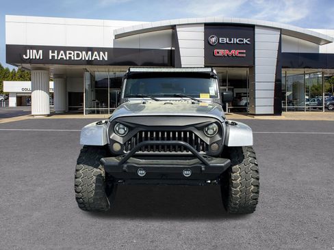 Used 2016 Jeep Wrangler Unlimited Sahara w/ Max Tow Package image 2
