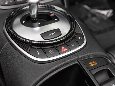 Used 2011 Audi R8 V10 AWD/4WD image 36