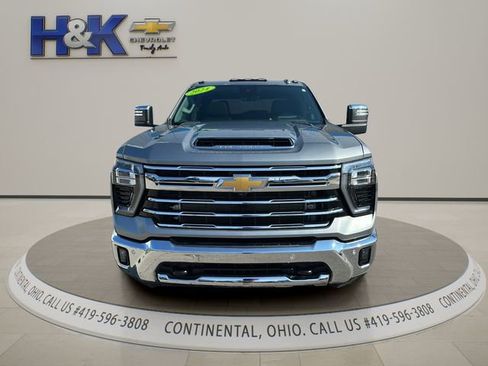 Used 2024 Chevrolet Silverado 3500 LTZ w/ LTZ Plus Package AWD/4WD image 2