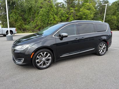 Used 2017 Chrysler Pacifica Limited