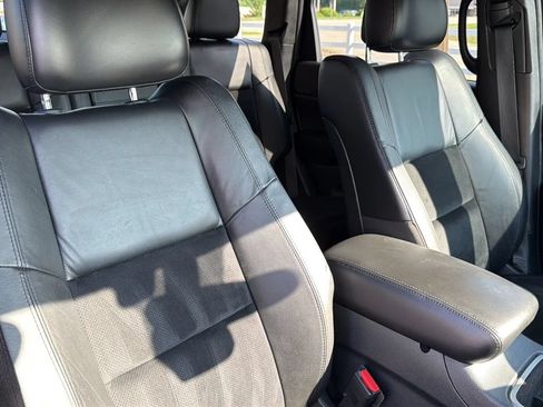 Used 2018 Jeep Grand Cherokee Altitude RWD image 30