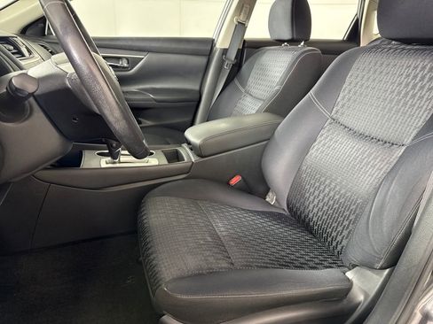 Used 2016 Nissan Altima 2.5 SV w/ Convenience Package image 11