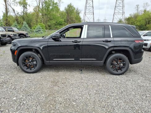 New 2026 Jeep Grand Cherokee Altitude AWD/4WD image 2