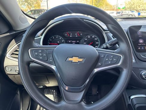 Used 2025 Chevrolet Malibu LT FWD image 17