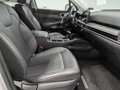 Certified 2025 Kia Sorento S AWD/4WD image 44