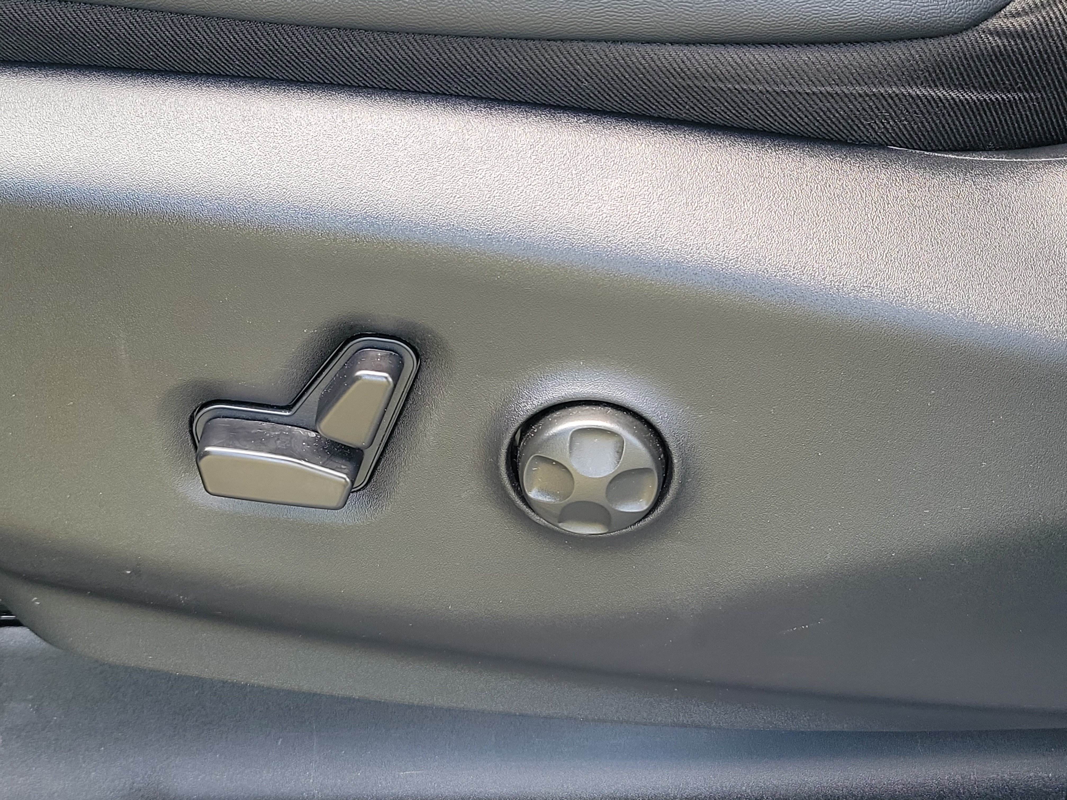 Used 2026 Chrysler Pacifica Select FWD image 17