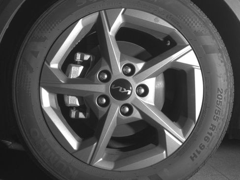 Used 2025 Kia K4 LXS image 12