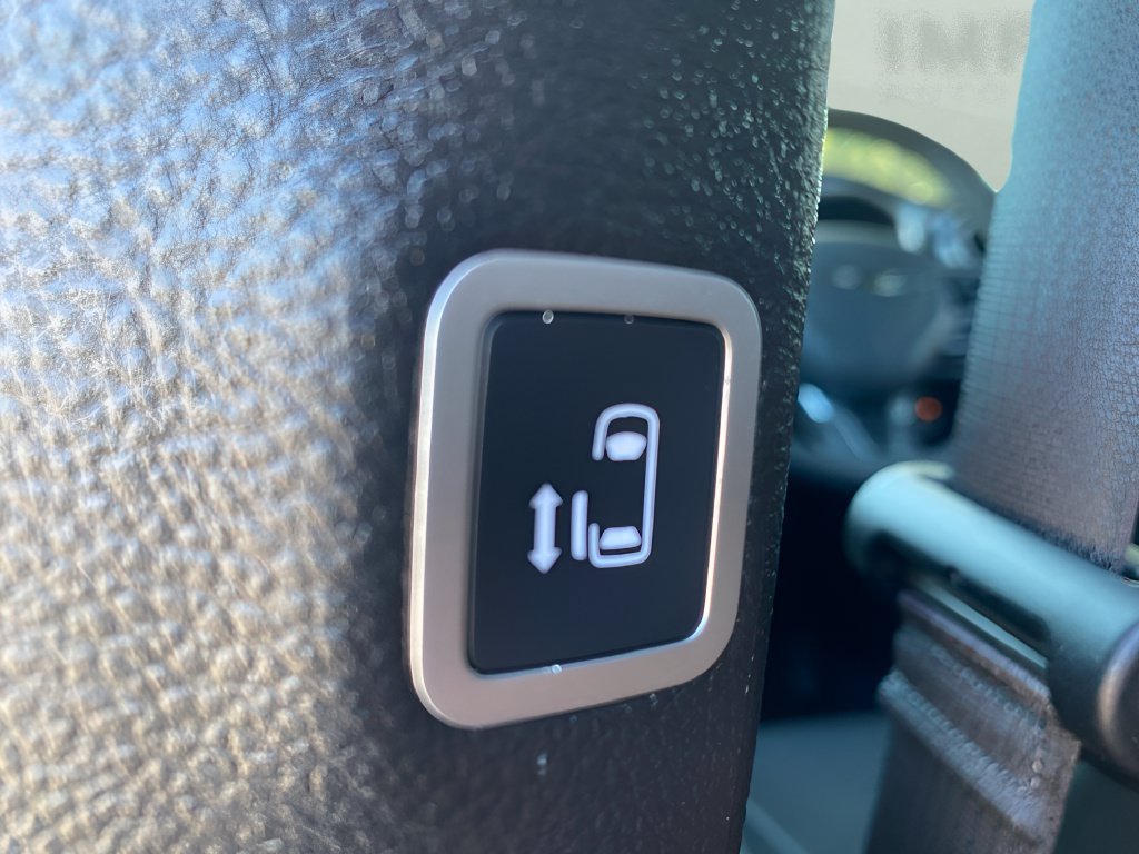 Used 2026 Chrysler Pacifica Select FWD image 16