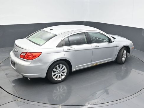 Used 2010 Chrysler Sebring Limited FWD image 39