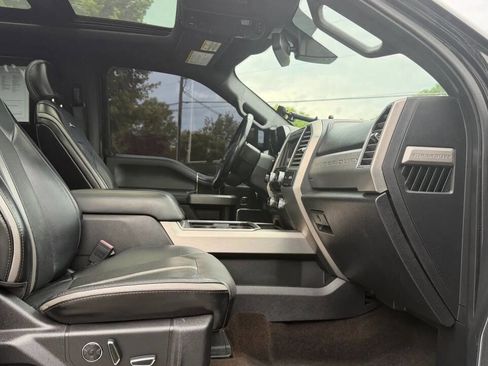 Used 2018 Ford F250 Platinum w/ Platinum Ultimate Package AWD/4WD image 28