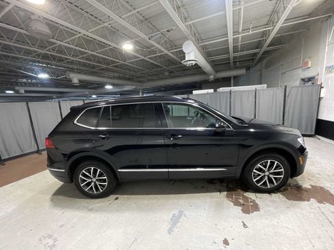 Used 2020 Volkswagen Tiguan SE w/ Panoramic Sunroof Package AWD/4WD image 27