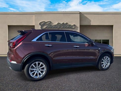 Certified 2023 Cadillac XT4 Luxury w/ Cold Weather Package FWD image 3
