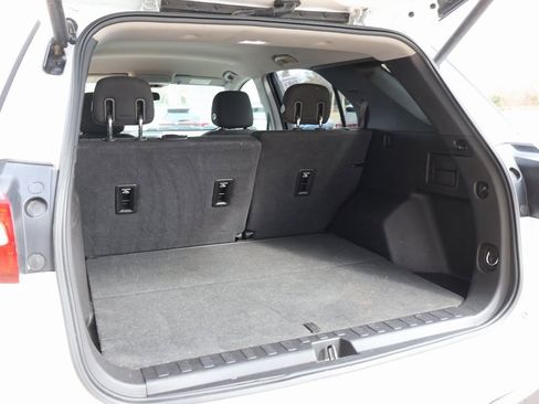 Used 2018 Chevrolet Equinox LT image 16
