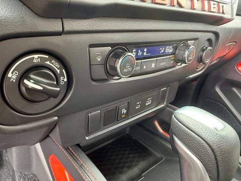 Certified 2025 Nissan Frontier PRO-4X w/ Interior Protection Package AWD/4WD image 21