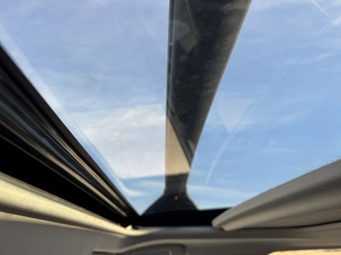 Used 2023 Toyota RAV4 XLE Premium image 32