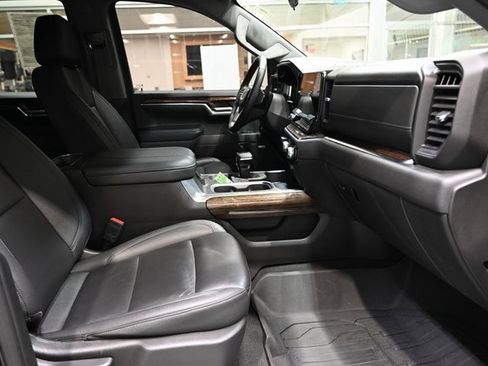 Used 2024 GMC Sierra 1500 Elevation w/ Elevation Premium Package image 11