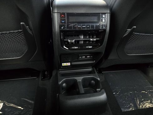 New 2026 Jeep Grand Cherokee L Limited w/ Luxury Tech Group II RWD image 15