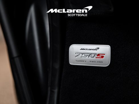 Used 2024 McLaren 750S Spider RWD image 39