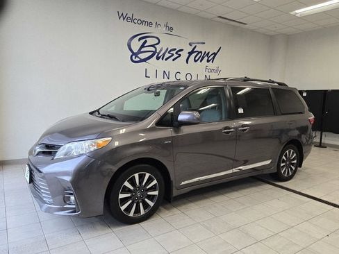 Used 2019 Toyota Sienna XLE Premium image 1