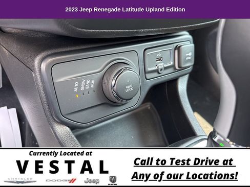 Used 2023 Jeep Renegade Latitude w/ Sun/Sound Group AWD/4WD image 31