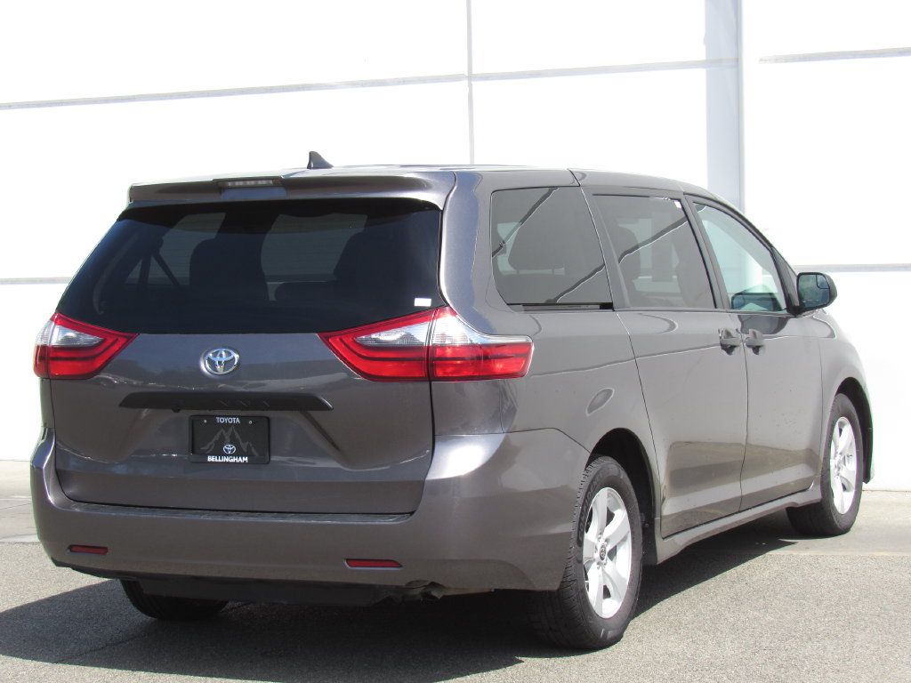 Certified 2020 Toyota Sienna L FWD image 6