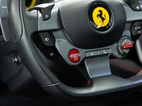 Used 2020 Ferrari Portofino RWD image 51