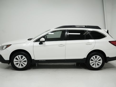Used 2018 Subaru Outback 2.5i Premium image 7