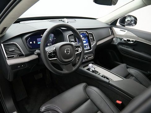 Certified 2024 Volvo XC90 T8 Ultimate w/ Lounge Package AWD/4WD image 13