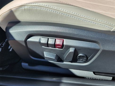 Used 2025 MINI Cooper 2-Door Hardtop image 27