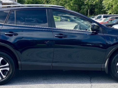 Used 2017 Toyota RAV4 LE w/ Carpet Mat Package AWD/4WD image 4