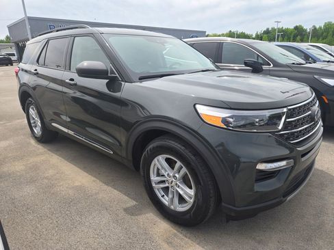 Used 2023 Ford Explorer XLT w/ Equipment Group 202A AWD/4WD image 2