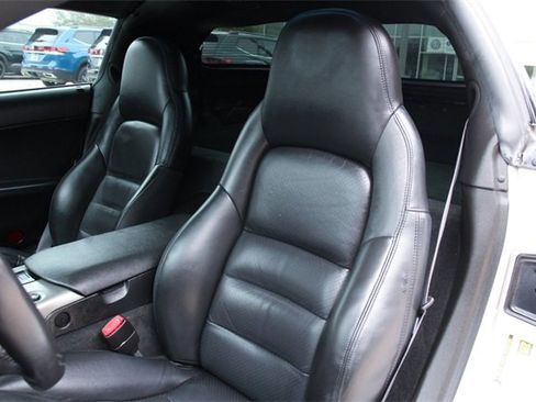 Used 2005 Chevrolet Corvette Coupe w/ Preferred Equipment Group image 12